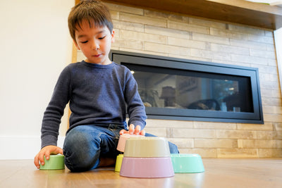 STACKING & NESTING CONTAINERS WITH SILICONE LIDS